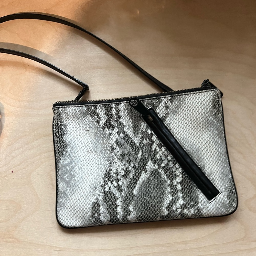 Gap leather wallet with strap